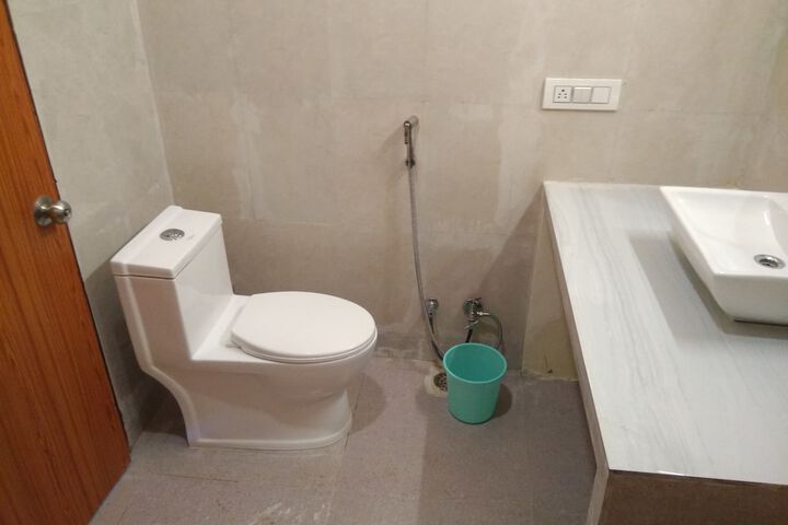 Room 35 of 67