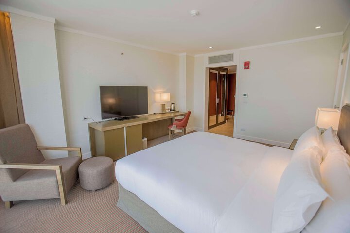 Room 18 of 125