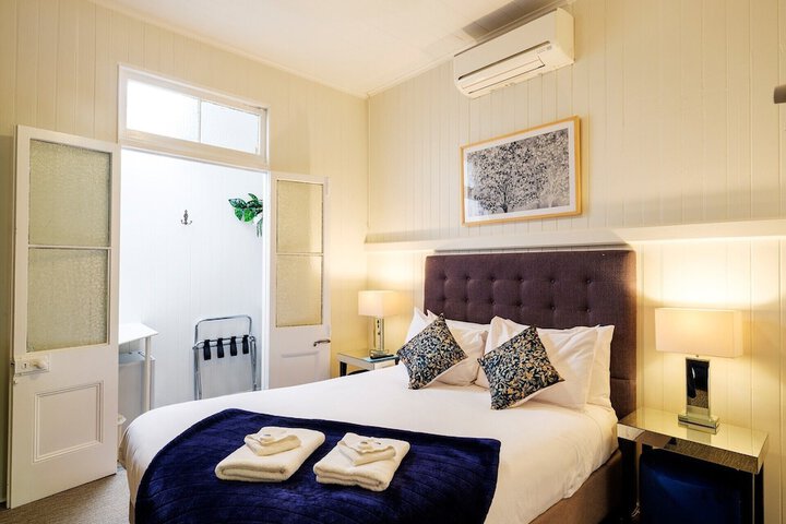 Room 9 of 36