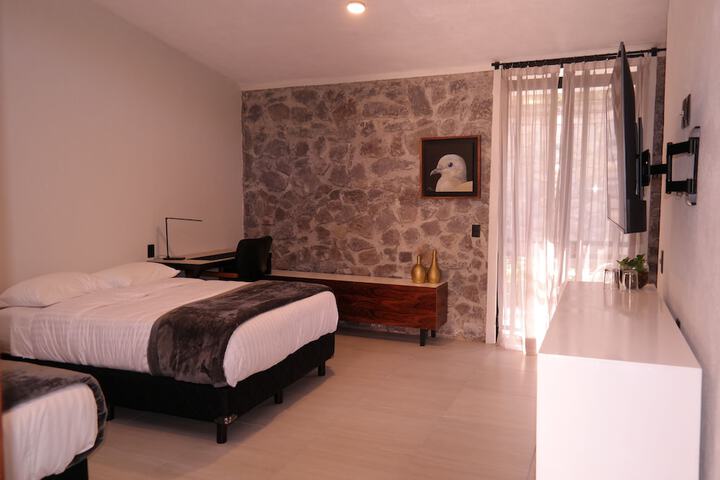 Room 10 of 32