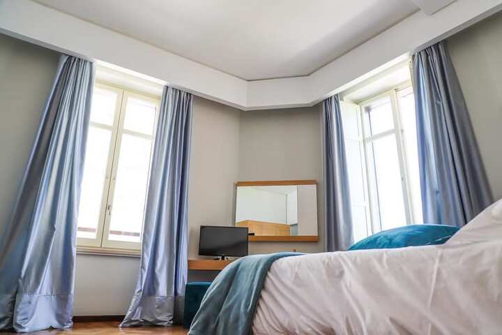 Room 8 of 42