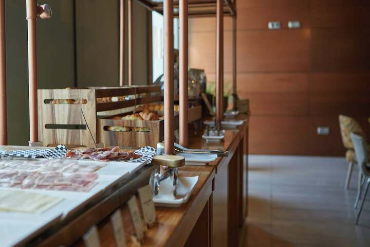 Breakfast area