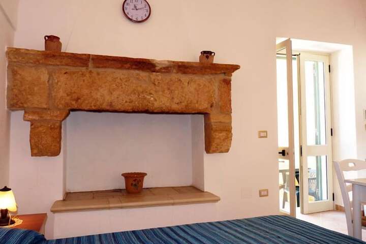 Room 9 of 35