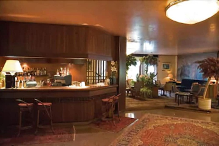 Hotel Interior 6 of 52