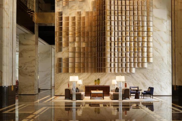 Entrance & Lobby