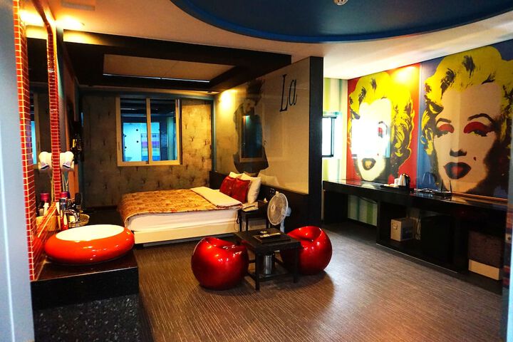 Room 22 of 54