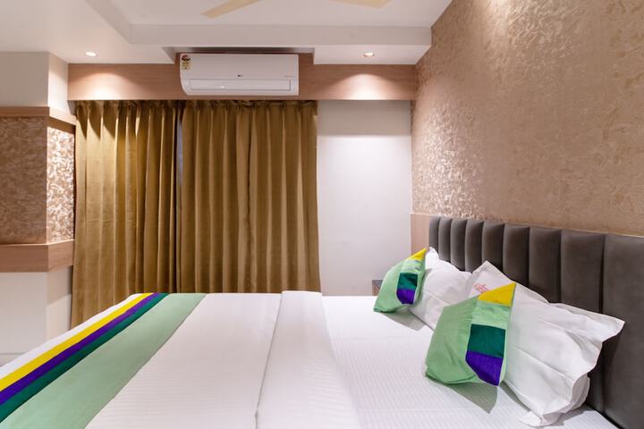 Room 10 of 34