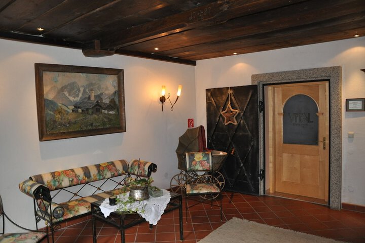 Hotel Interior 6 of 57
