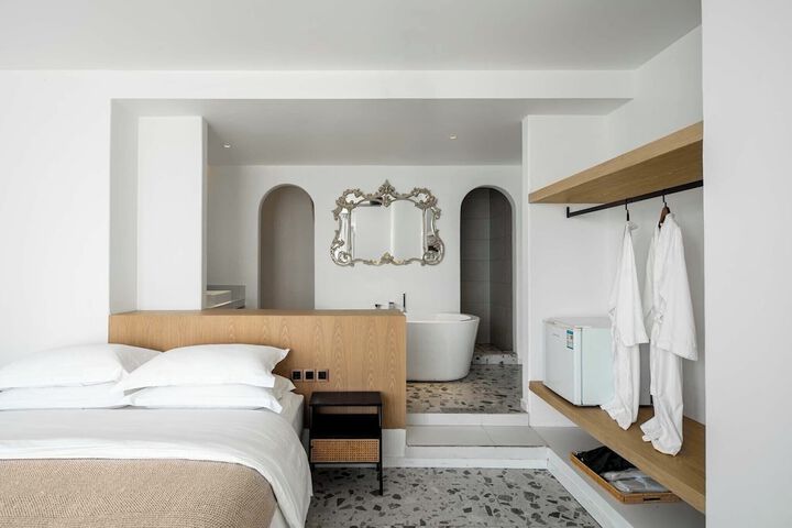 Room 32 of 190