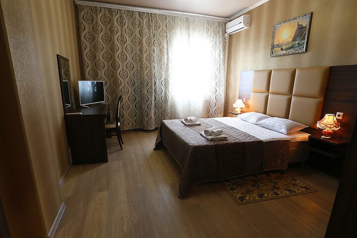 Room 16 of 36
