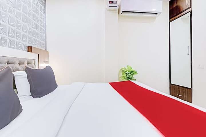 Room 15 of 22
