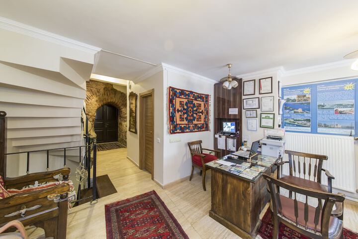 Entrance & Lobby