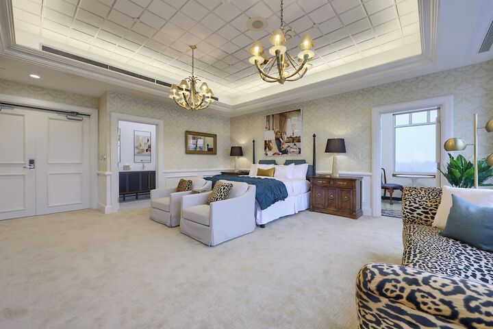 Room 13 of 81