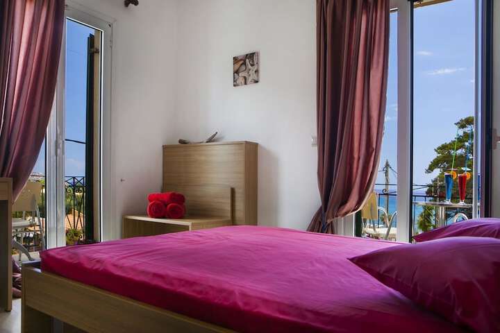 Room 8 of 24