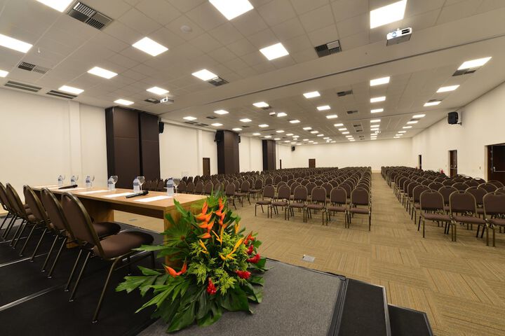 Ballroom/Hall 107 of 122