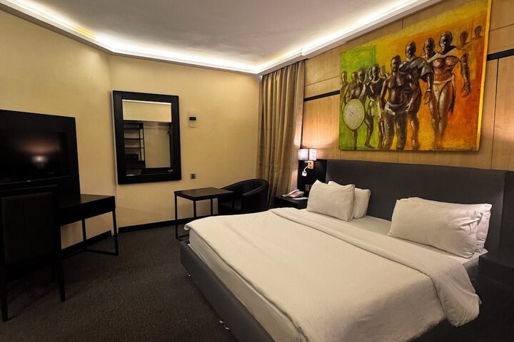 Room 10 of 48