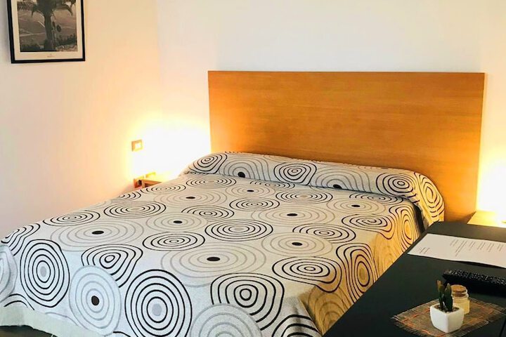 Room 9 of 28