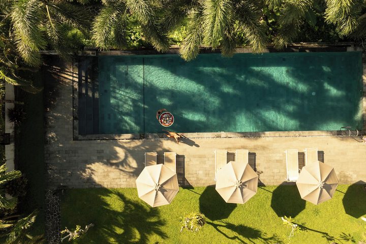 Hotel Pool