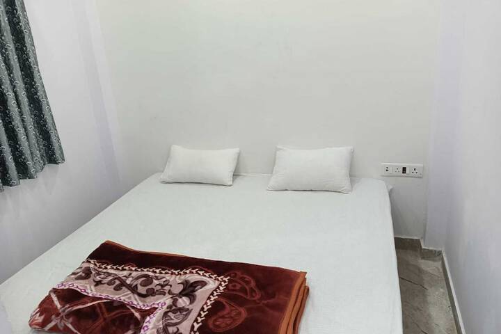 Room 21 of 76