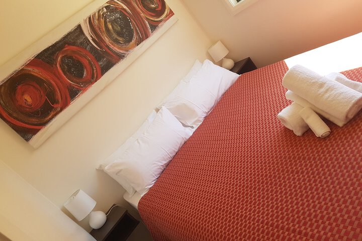 Room 374 of 876