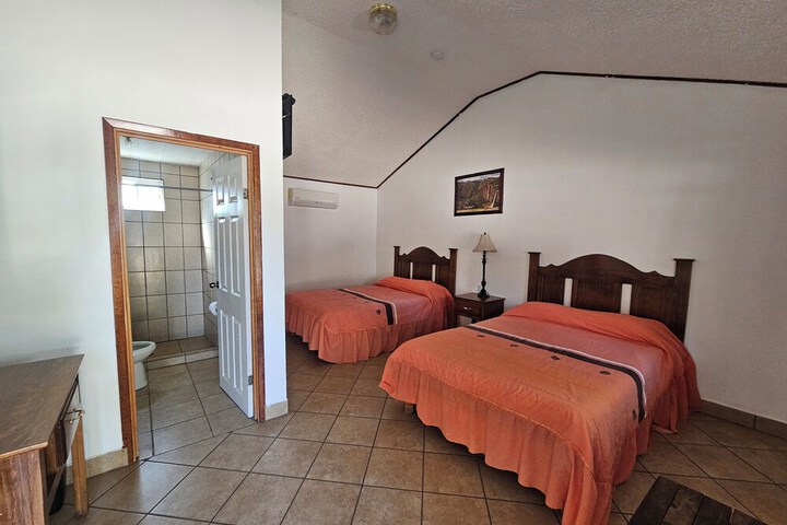Room 2 of 20