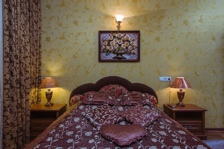 Room 2 of 62