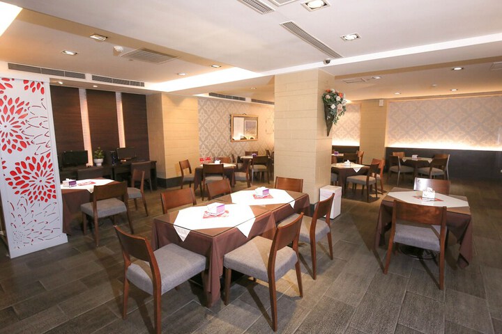 Hotel Interior 4 of 39