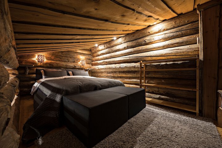 Room 2 of 13