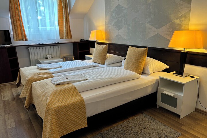 Room 27 of 41