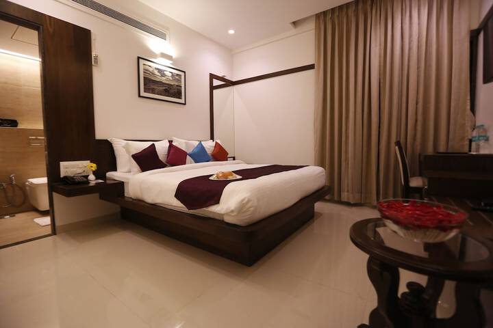 Room 10 of 83