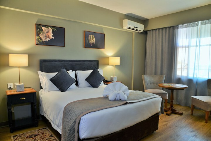 Room 4 of 42