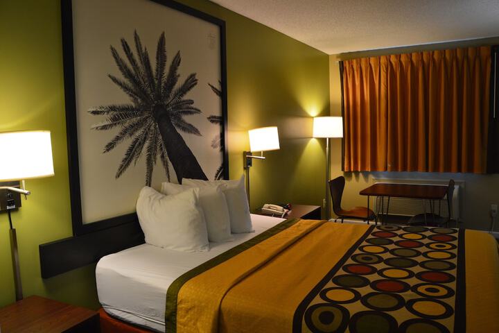 1 King Bed (3 of 13)