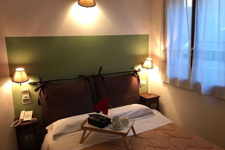 Room 12 of 206