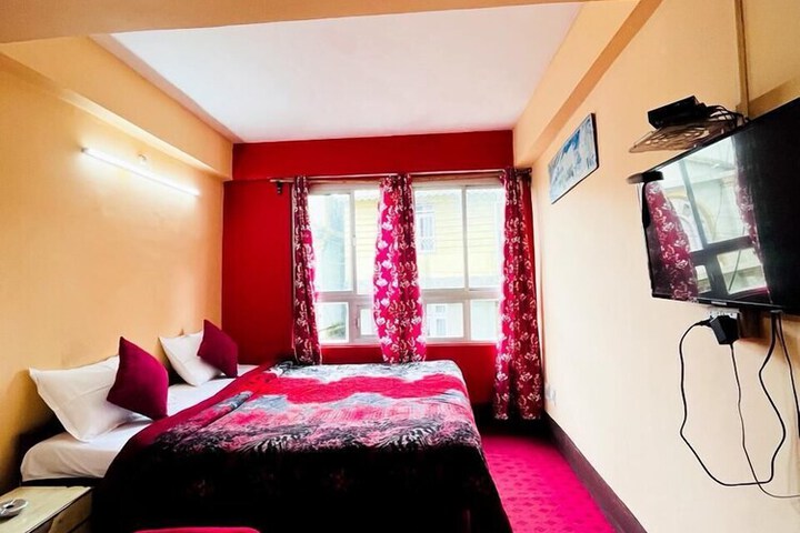 Room 17 of 28