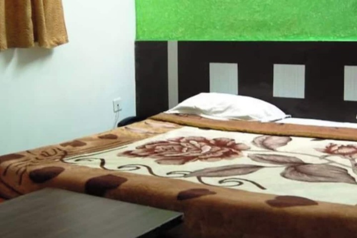 Room 8 of 19
