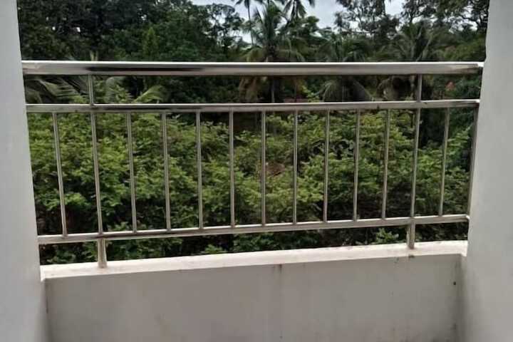 Property Grounds 9 of 12