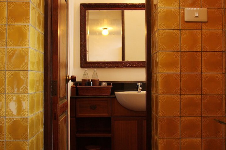 Room 17 of 40