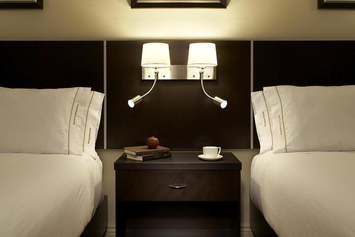 2 Queen Beds (2 of 4)