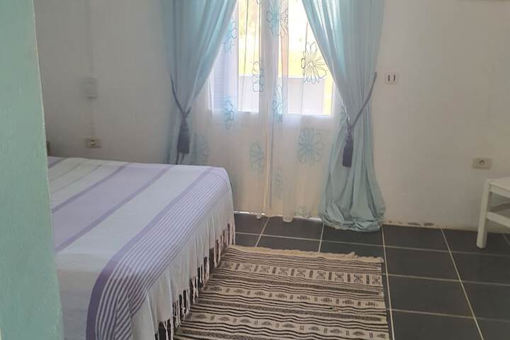 Room 4 of 34