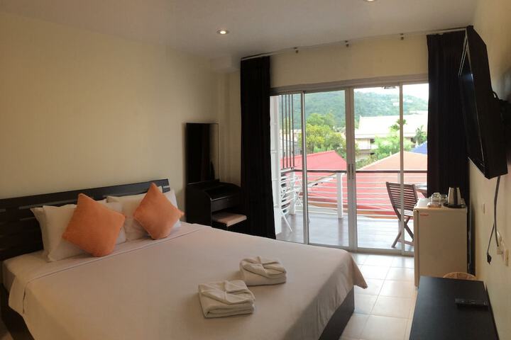 Room 10 of 33