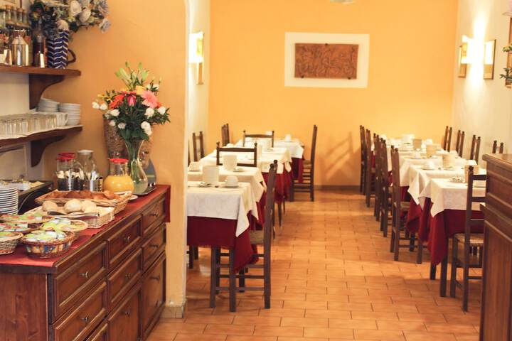 Dining 53 of 62