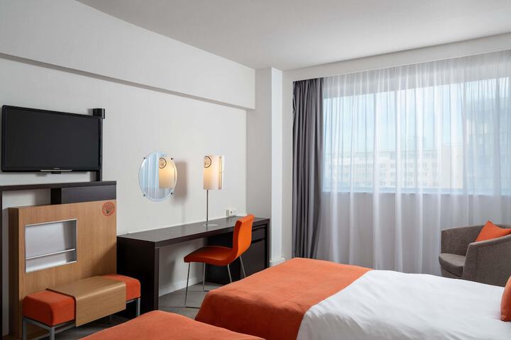 Room 42 of 138