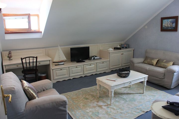 Room 17 of 41