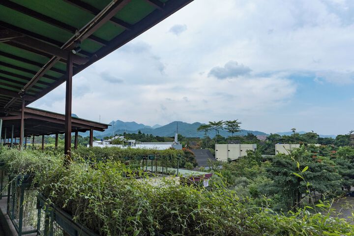 Hotel 227 of 235