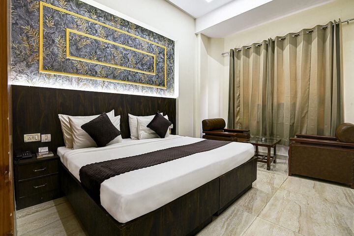 Room 32 of 49