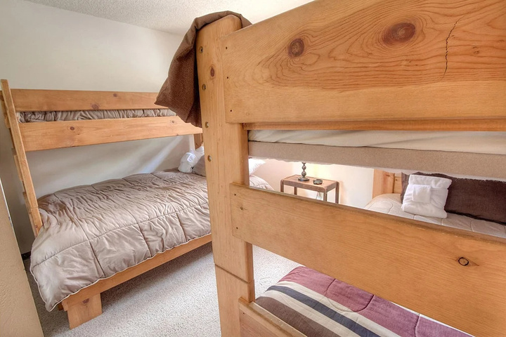 Room 4 of 15