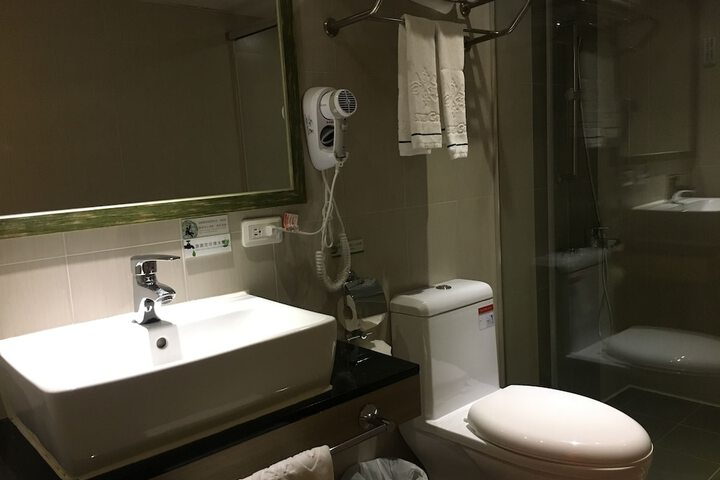 Room 6 of 49