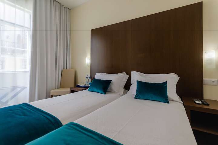 Room 21 of 74