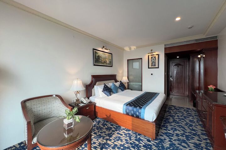 Room 43 of 164