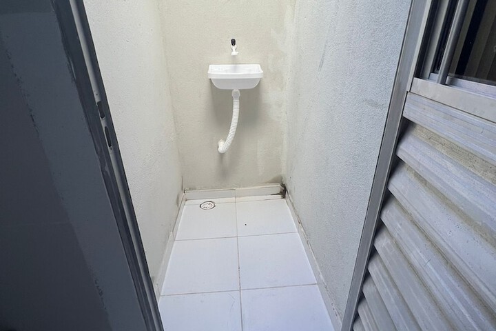 Room 5 of 19